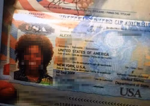 TPHCM: Di xe may, nu du khach My bi xe tai can ngang nguoi-Hinh-2