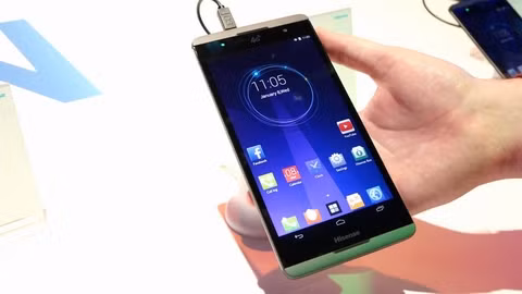  Hisense X1 6,8-inch. Hisense (Trung Quốc) đã trình diễn chiếc phablet khổng lồ X1 cỡ 6,8-inch tại triển lãm CES 2014 tại Las Vegas. Thiết bị này nổi bật với màn hình LCD IPS độ phân giải 1080x1920 điểm ảnh, bộ xử lý lõi tứ Qualcomm Snapdragon 800, tích hợp camera sau 13MP, nguồn pin 3.900mAh và hoạt động trên hệ điều hành Android 4.4 KitKat.