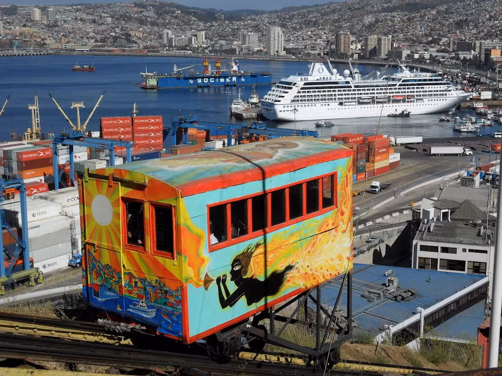 Với vị trí đặc biệt như vậy, Valparaiso từng là một trong những thành phố thịnh vượng nhất châu Mỹ, được ví như một San Francisco thu nhỏ.