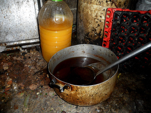 Khách ăn cơm bình dân "thưởng thức" loại dầu ăn bẩn độc hại này, nguy cơ mắc các bệnh ung thư là rất cao.