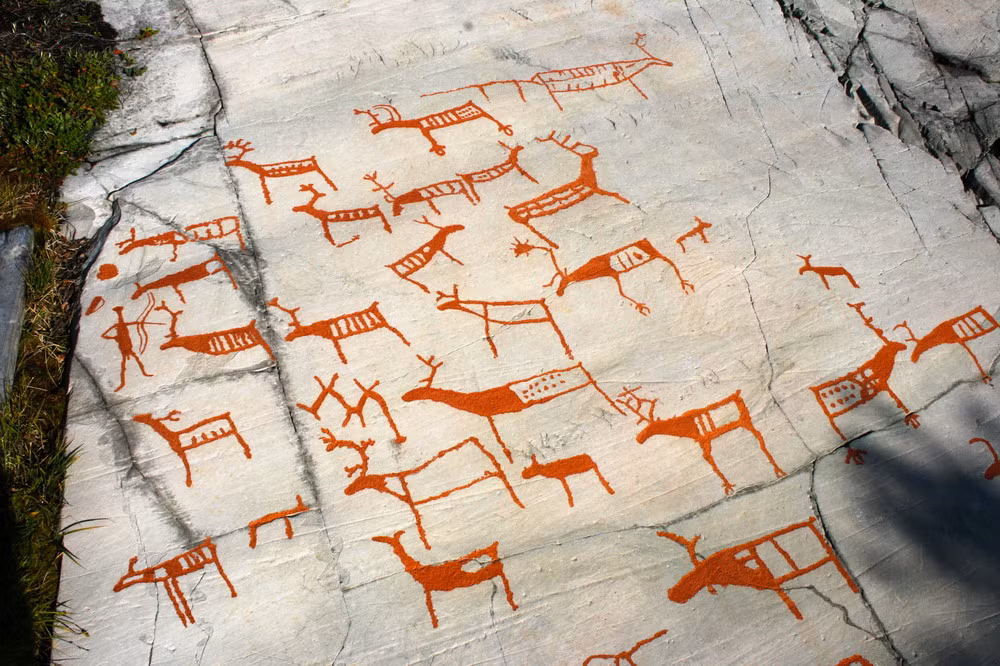 Một số ý kiến cho rằng, những hình khắc này vẫn tiếp tục được khắc cho đến thế kỷ thứ 6 SCN mới thực sự dừng hẳn.