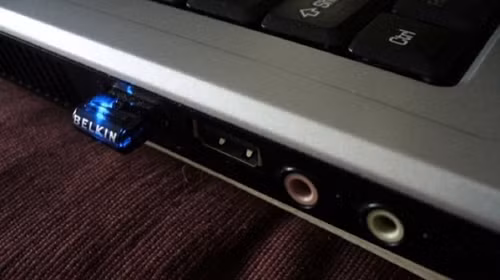 Bo sung tinh nang bat Wi-Fi cho may tinh ban