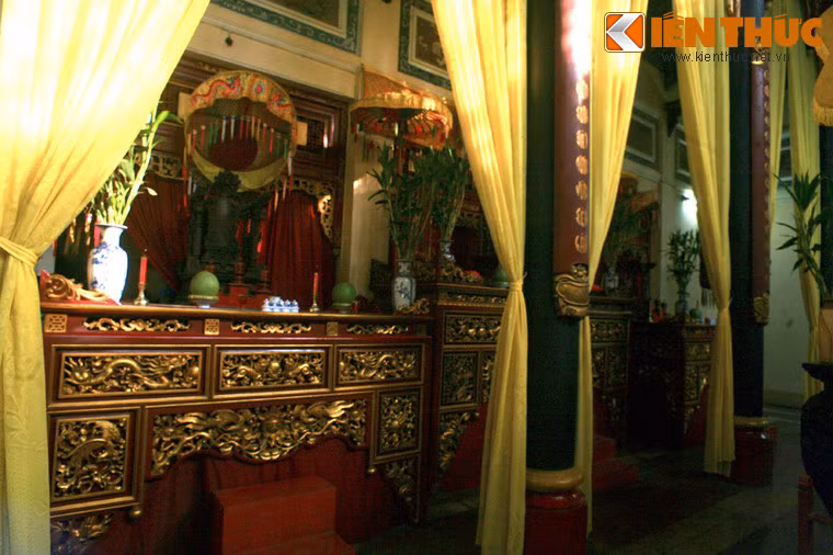 Mùng 10/3 Âm lịch hàng năm, ngôi đền đều có tổ chức lễ giỗ trọng thể để ghi nhớ công ơn dựng nước Việt của các Vua Hùng.