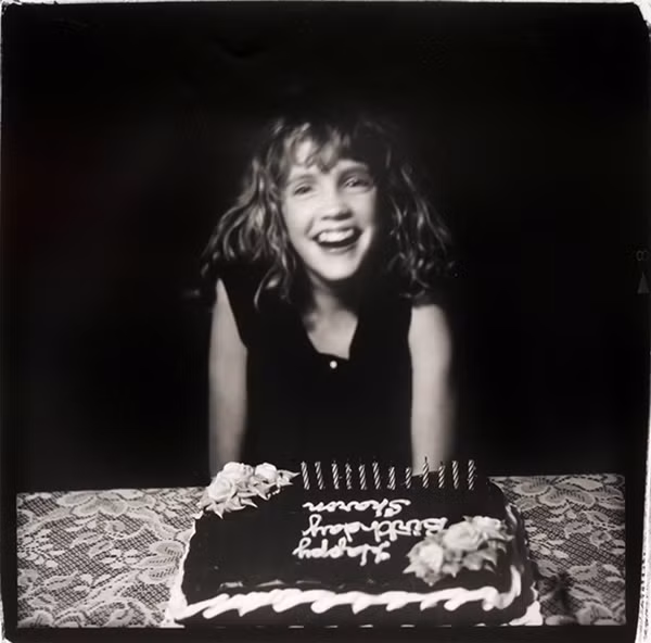 Món quà cha tặng con khi Sharon 12 tuổi.