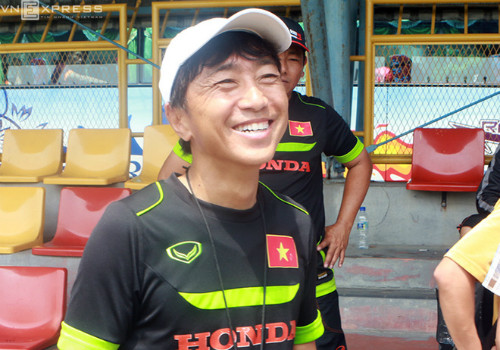 Neu dien thoai Bphone bkav cua huan luyen vien Miura