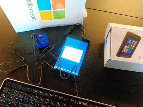  15. Tóm lại: Chạy thử bản Build 10074 của Windows 10 Insider Preview trên máy tính bảng HP Stream 7, cho thấy: Action Center cải tiến, cùng tính năng mới Task View và chế độ cuộn dọc của Start Screen là những cải tiến đáng giá cho người dùng máy tính bảng. Dù vậy Microsoft nên cho phép người dùng tắt danh sách chương trình trên giao diện Start Screen mới. Thêm nữa thao tác chạm với danh sách này chưa tiện vì các dòng chữ quá nhỏ trên máy tính bảng. Và cuối cùng, nội dung hiển thị trên bảng thông tin Cortana cần được làm cho nổi bật hơn trên thiết bị di động chạy Windows 10.