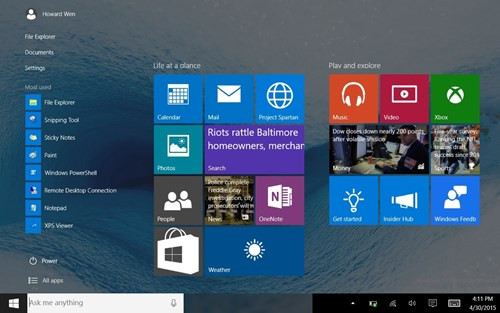  1. Giao diện Start. Trên máy tính bảng, Windows 10 Insider Preview được thiết lập mặc định để tới ngay giao diện Start khi bạn bật máy. Điều này không giống như trên Windows 8/8.1. Giao diện Start đã được cải tiến từ Start Menu như trên Windows 7 mà được thiết lập chế độ toàn màn hình. Thanh tác vụ (taskbar) quen thuộc của Windows giờ đây xuất hiện dưới Start Screen; có thể thiết lập chế độ ẩn tự động.