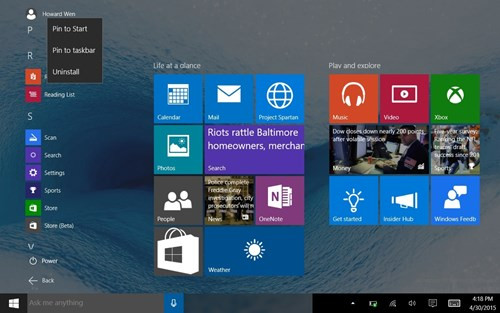  4. Chạm để tạo Tile cho ứng dụng. Phần màn hình bên trái của giao diện Start hiển thị danh sách các chương trình đã chạy gần đây (các ứng dụng Windows và ứng dụng trên nền desktop). Để khởi chạy một chương trình, chỉ việc nhấn vào tên trong danh sách. Nhấn vào nút “All apps” sẽ hiện toàn bộ các chương trình đã cài trên máy tính bảng. Bạn có thể thiết lập cho bất kỳ chương trình nào trong danh sách này thành một Tile bằng cách nhấn và kéo tên chương trình thả sang phần màn hình bên phải, nơi hiển thị các Tile của giao diện Start. Có một cách khác nữa là nhấn vào tên chương trình và giữ khoảng 1 giây, một menu sẽ bật lên và bạn chỉ việc nhấn chọn để tạo Tile cho chương trình (cũng có thể đính vào taskbar).