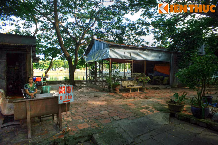 Hiện tại, Văn Thánh Miếu Cao Lãnh không còn giữ được kiến trúc nguyên bản do việc xây dựng không theo quy chuẩn diễn ra qua nhiều thời kỳ, các công trình cơi nới tạm bợ cũng xuất hiện tràn lan.