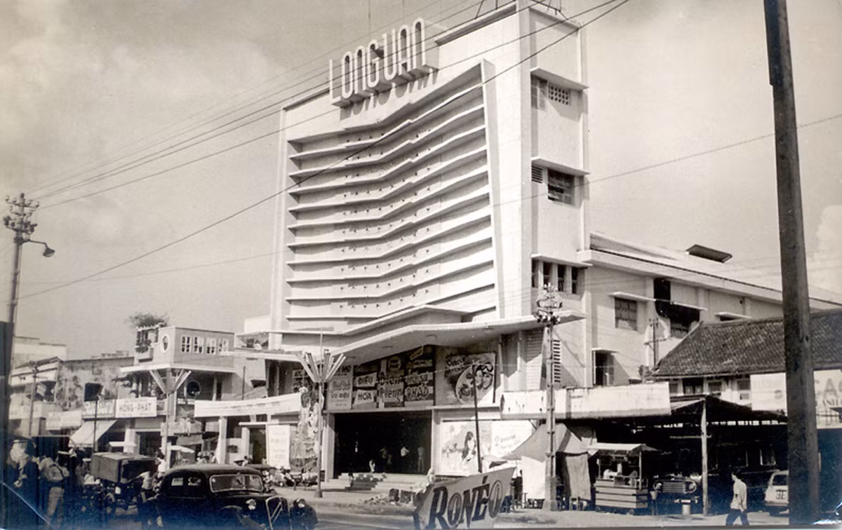 Rạp Long Vân đầu đường Phan Thanh Giản.