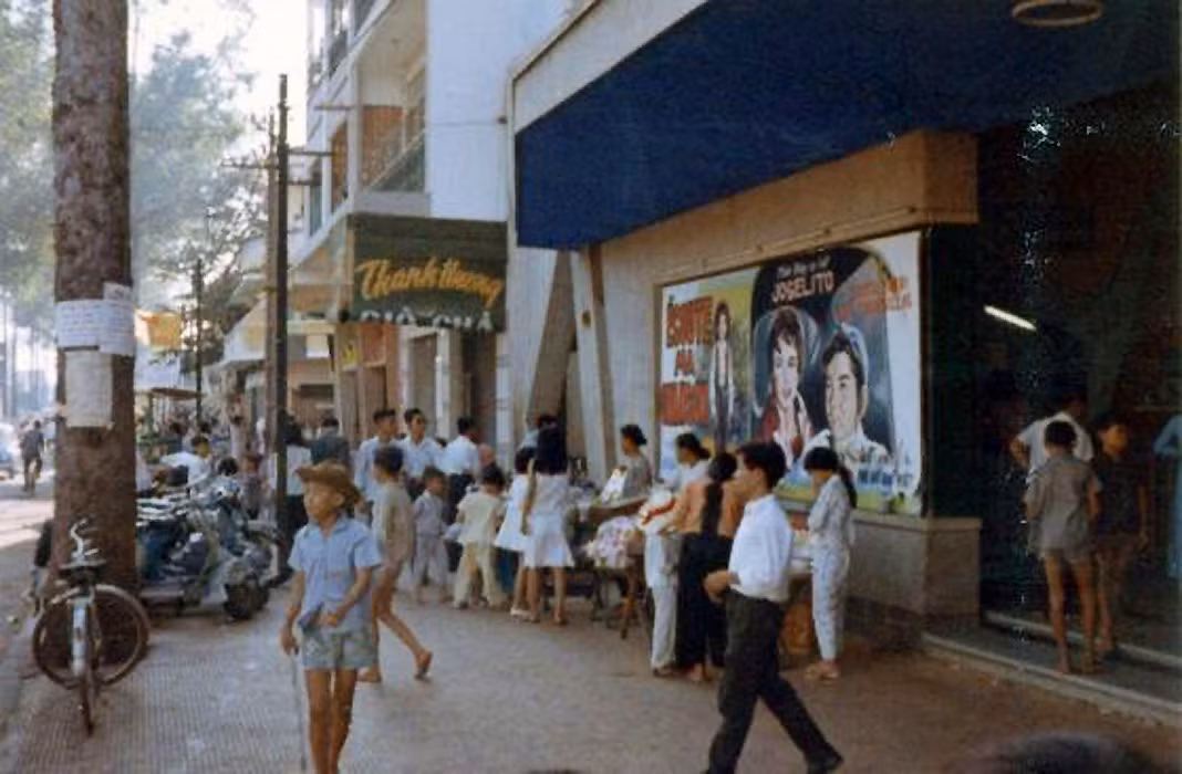 Rạp Văn Hoa có tiền thân là một rạp hát sang trọng.