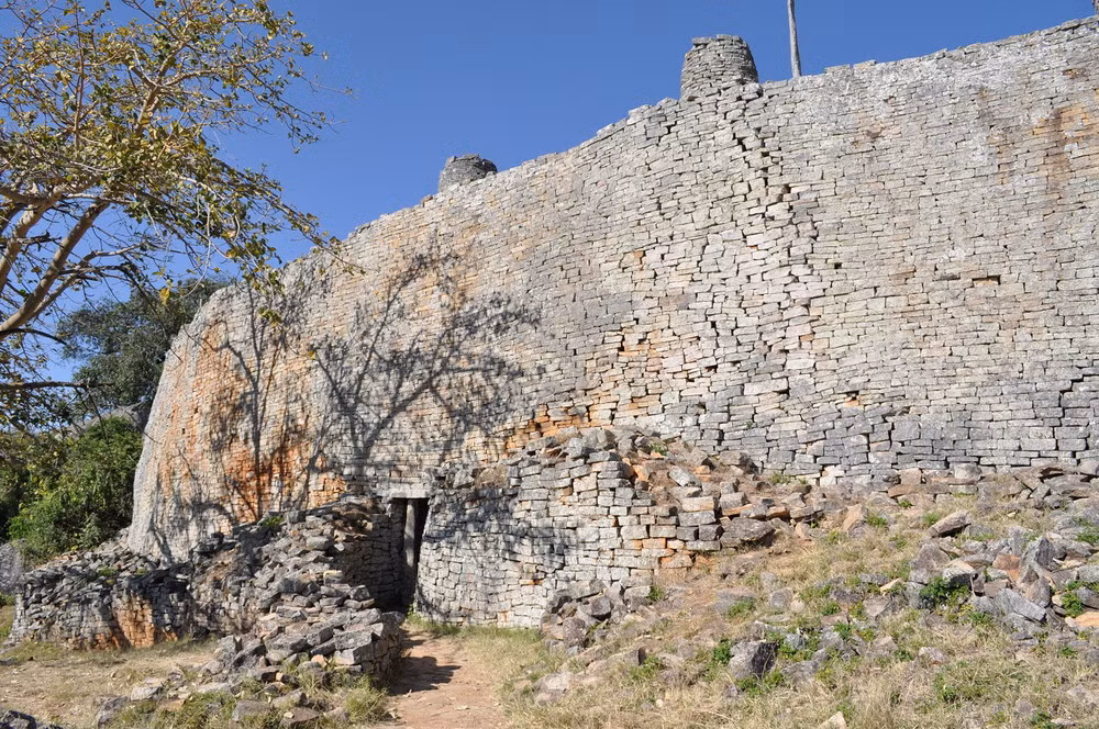 Huyền thoại này đã dẫn đến thảm họa cho di tích độc nhất vô nhị châu Phi này.