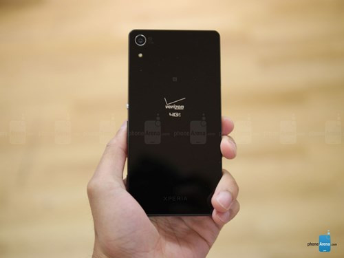 Lẽ đương nhiên là Xperia Z4v cũng có thiết kế chống nước đạt chuẩn siêu bền công nghiệp IP65/IP68.