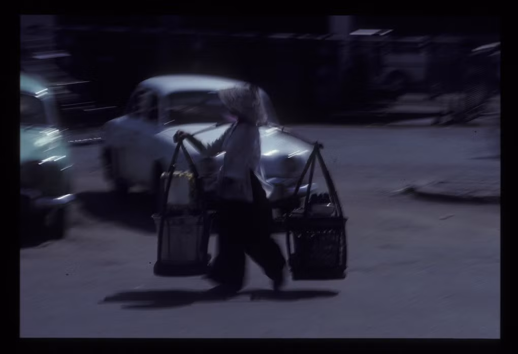 Một gánh hàng rong.