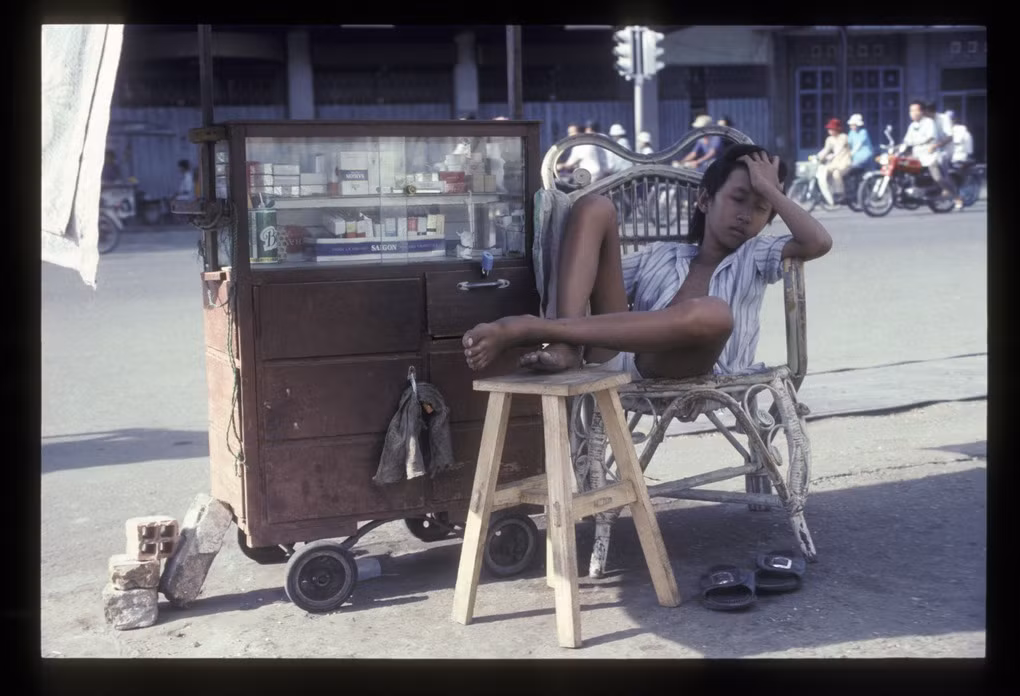 Hàng bán bán thuốc lá ở Chợ Lớn.