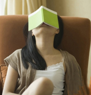 Ăn quá nhiều carbohydrates là một trong những nguyên nhân gây buồn ngủ hàng đầu.