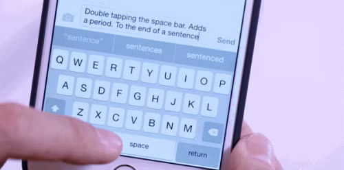 3. Nhấp 2 lần vào phím cách (spacebar) để chấm câu và giãn cách.