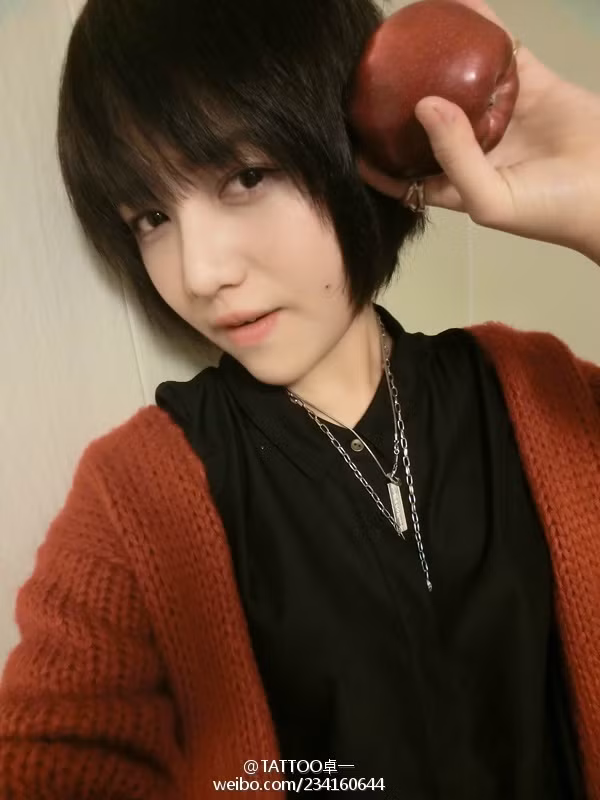 Có người cho rằng cô là phiên bản nữ của Kris – Ngô Diệc Phàm.