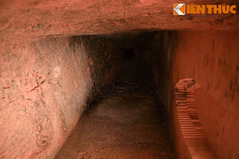 Trong số những tháp cổ Chăm Pa còn lại ở tỉnh Bình Định, tháp Cánh Tiên không chỉ là một trong những kiến trúc còn khá nguyên vẹn, mà còn thuộc nhóm những cụm tháp ít thấy trong lịch sử kiến trúc Chăm là khu đền chỉ có một tháp,