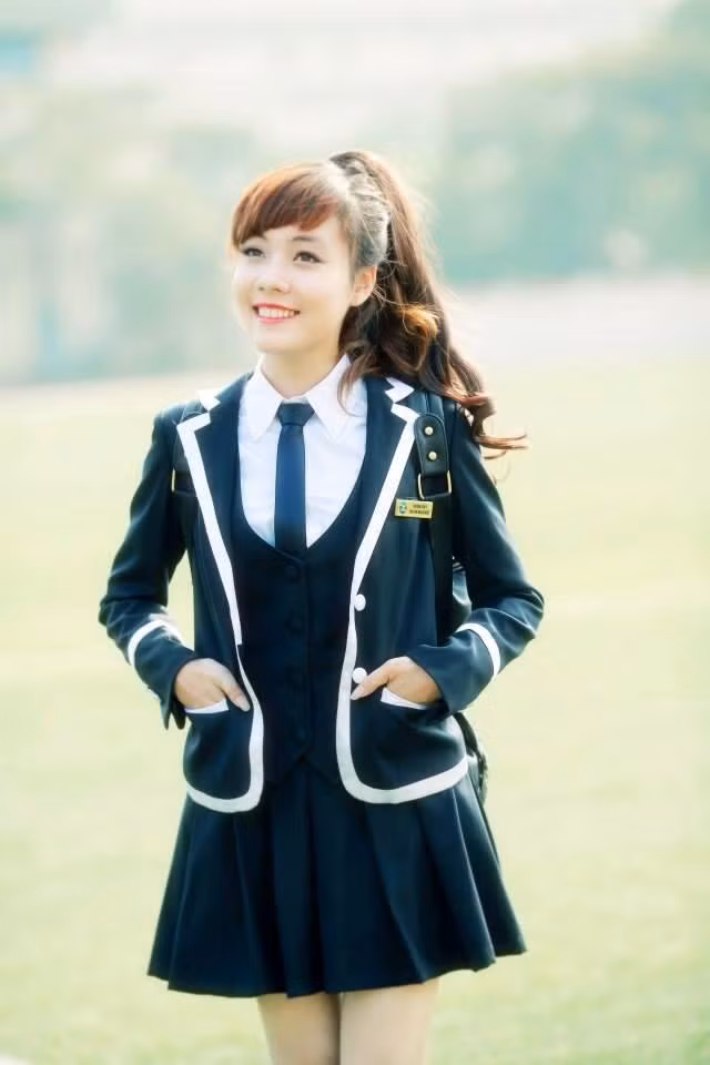 Hot girl giám thị Hà My không dám nhận mình là “hot girl” và nói rằng “gương mặt em chỉ ở mức bình thường thôi”.