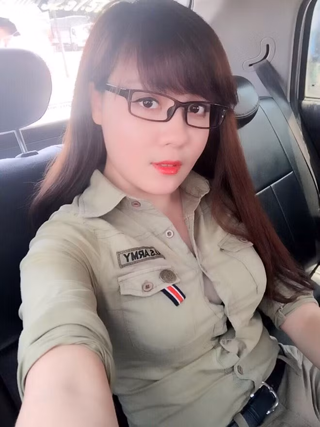 Đây là lần đầu tiên Hà My tham gia coi thi nên cô giám thị xinh đẹp cảm thấy khá hồi hộp. “Đêm đó em đã không ngủ được. Buổi sáng, em phải dậy từ 4 giờ và đến điểm thi lúc 6 giờ để chuẩn bị" - cô nói.