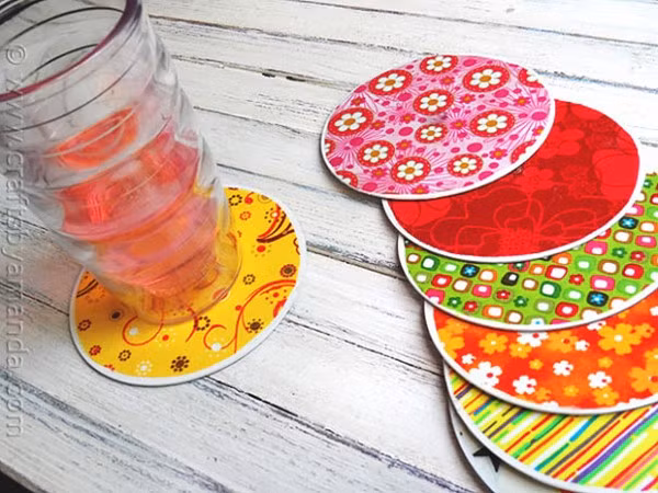 Chỉ cần khéo tay một chút là bạn đã có những tấm lót cốc vô cùng đáng yêu.