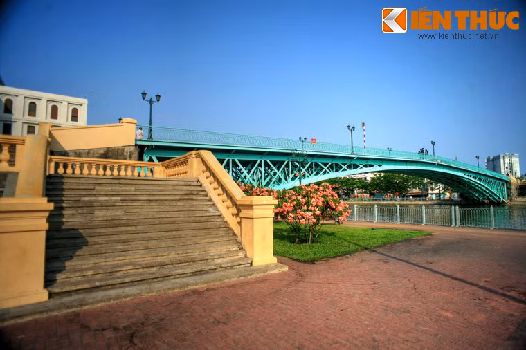 Sau khi các công trình này hoàn tất thì cầu Mống đã được lắp ghép lại theo nguyên bản, riêng các đường dẫn được phá bỏ và thay thế bằng bậc cấp cho người đi bộ.