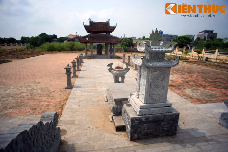 Vào năm 1962, pho tượng này đã được chuyển về Bảo tàng Lịch sử Việt Nam ở Hà Nội.