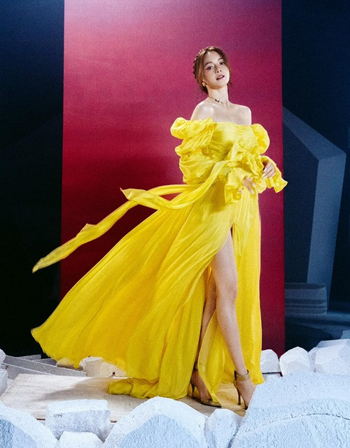 Mới đây, trong cuộc phỏng vấn với Vietnamnet, Thiều Bảo Trang chia sẻ, mối tình cũ 9 năm của cô tan vỡ vào đúng dịch COVID-19.