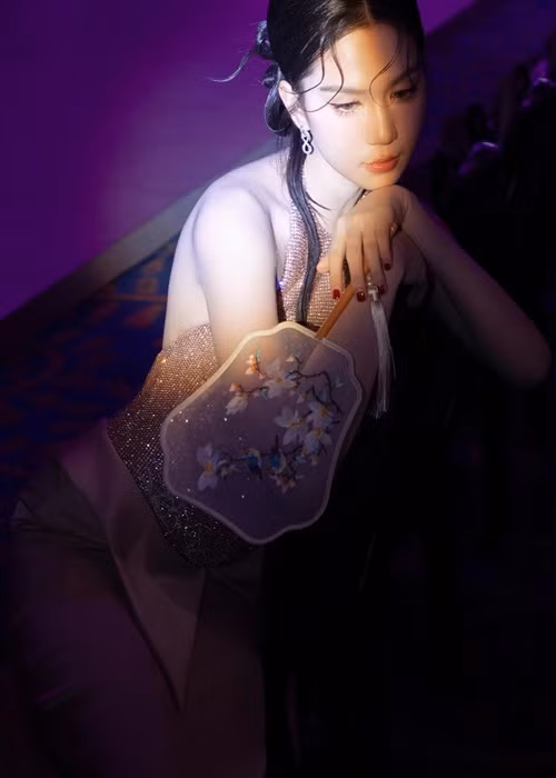 Nữ người mẫu 35 tuổi từng khẳng định, cô chỉ làm răng, không phẫu thuật thẩm mỹ bộ phận nào.