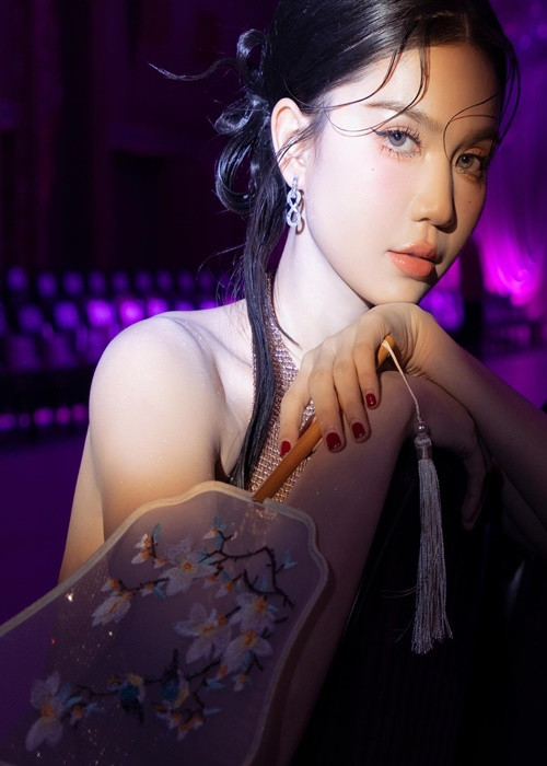 Mới đây, Ngọc Trinh phủ nhận nghi vấn chỉnh sửa mũi.