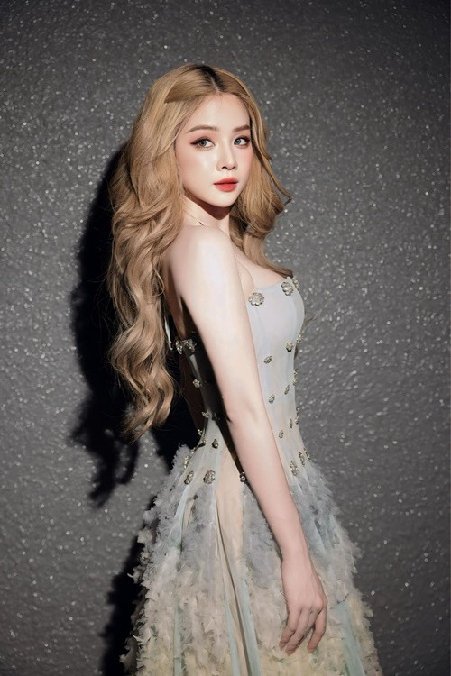 Sau khi chia tay Hồng Thanh, Mie vẫn miệt mài làm DJ. Ảnh: FBNV.