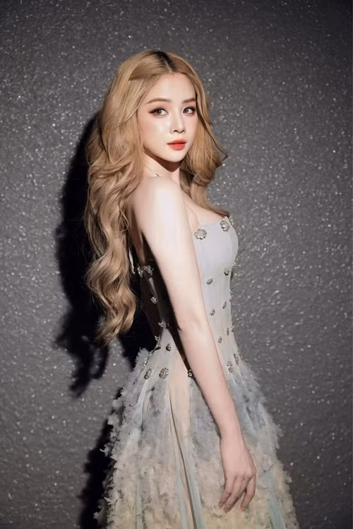 Sau khi chia tay Hồng Thanh, Mie vẫn miệt mài làm DJ. Ảnh: FBNV.