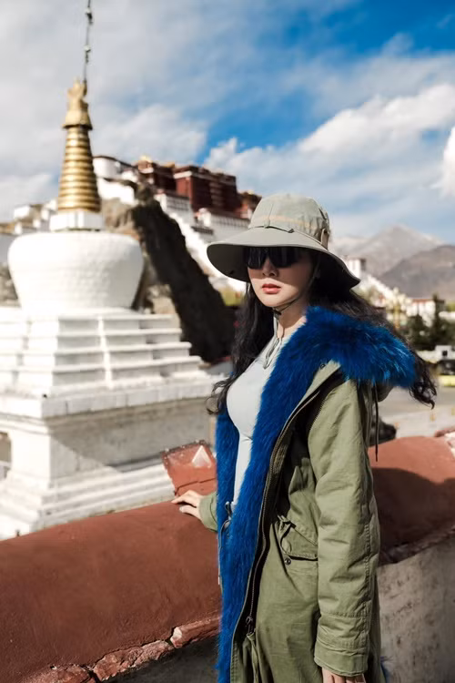 Giáng My thường xuyên đi du lịch nước ngoài.