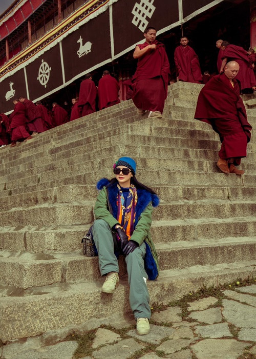 Nàng hậu khoe nhan sắc không tuổi ở Tây Tạng.