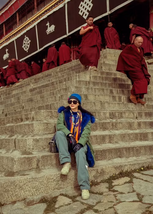 Nàng hậu khoe nhan sắc không tuổi ở Tây Tạng.