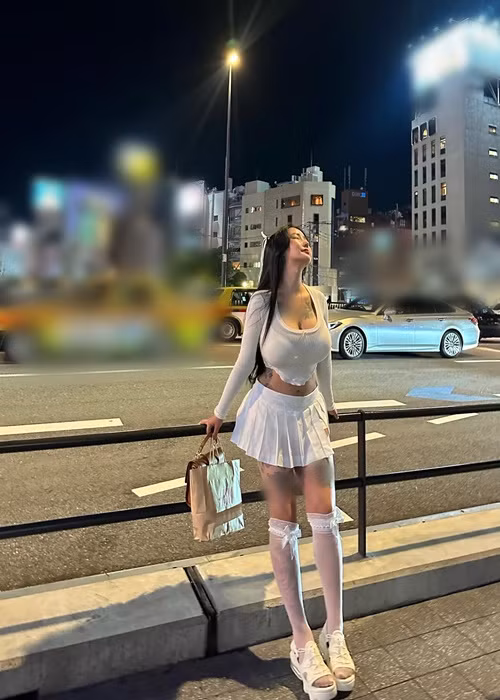 Các bài đăng của cô nàng thu hút đến chục nghìn người thích, chia sẻ.