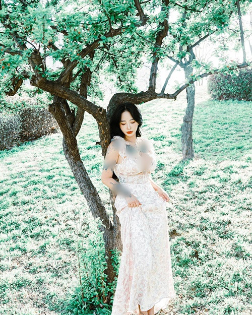 Hot girl sinh năm 1999 đang làm người mẫu tự do ở Hàn Quốc.