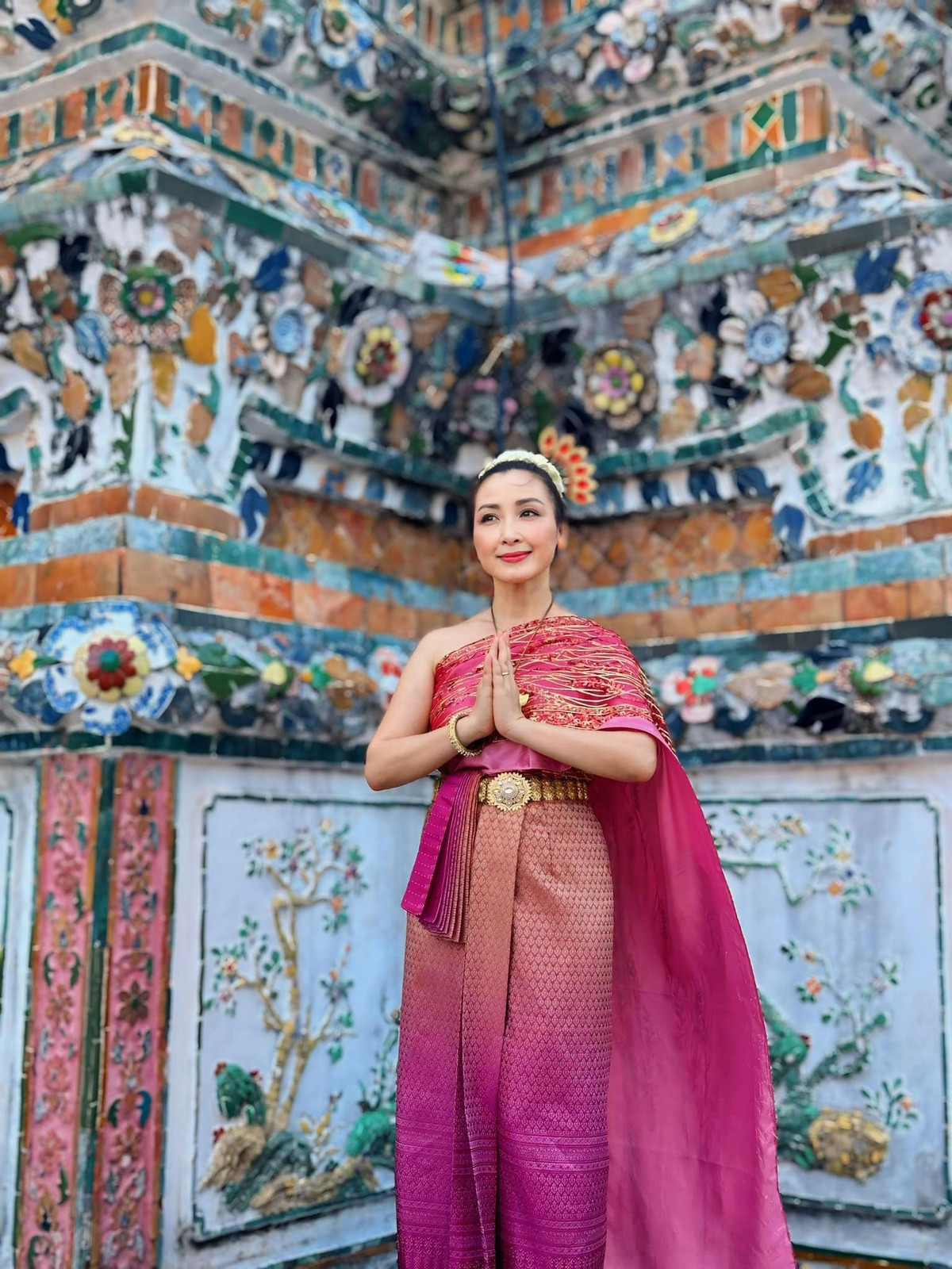 Khánh Huyền từng trải qua một lần đổ vỡ hôn nhân và tìm thấy hạnh phúc ở cuộc hôn nhân thứ hai. Vì ông xã sinh sống và làm việc tại TP.HCM nên Khánh Huyền quyết định đi theo tiếng gọi của tình yêu. Ở thời điểm hiện tại, Khánh Huyền đã có một cuộc sống bình yên bên cạnh người bạn đời và các con của mình. Cô bày tỏ, bản thân ở độ tuổi hiện tại không còn xông xáo trong việc khẳng định bản thân mà luôn cố gắng duy trì những thứ mình đang có như công việc, tổ ấm, nhan sắc.