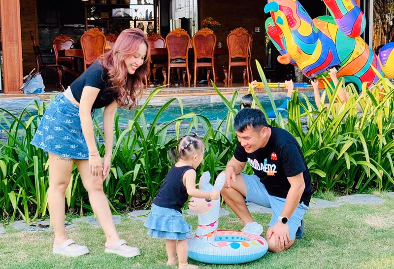 Con gái nữ MC sắp tròn 2 tuổi.