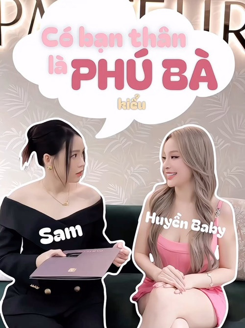 Mới đây, hot girl Sam chia sẻ clip với tiêu đề: "Có bạn thân là phú bà kiểu". Trong clip, Sam quyết định giảm giá dịch vụ đến 30% cho Huyền Baby.