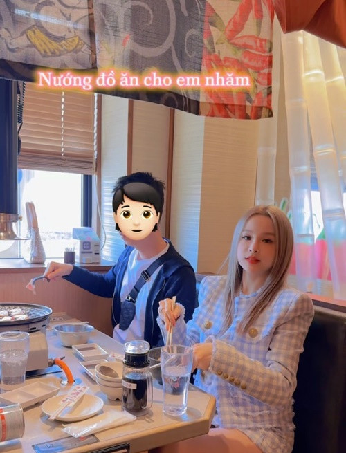 Đầu tháng 5, trên trang cá nhân, Huyền Baby tung loạt khoảnh khắc ngọt ngào bên chồng.