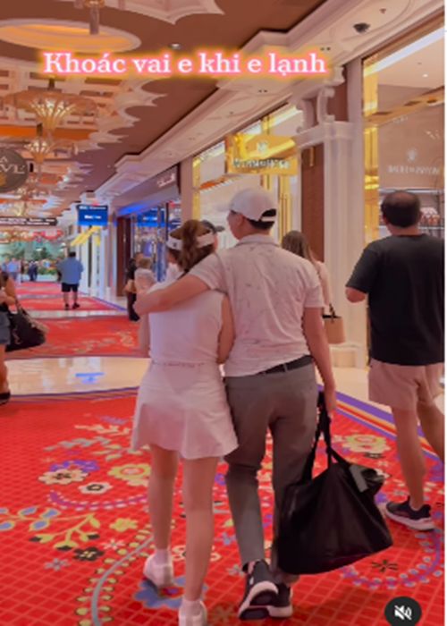 Huyền Baby khoe được chồng chiều chuộng.