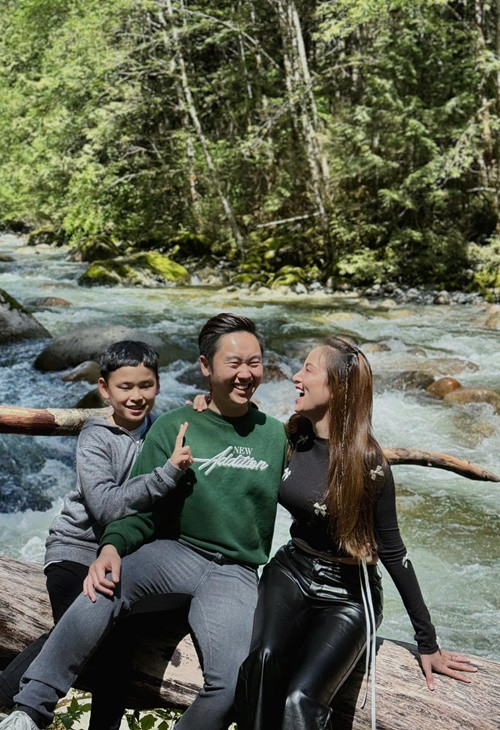 Cả gia đình Diễm Hương thường đi chơi vào cuối tuần.