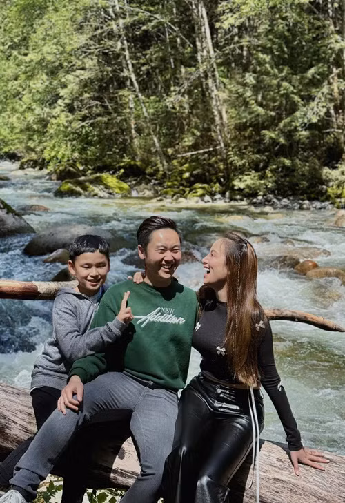 Cả gia đình Diễm Hương thường đi chơi vào cuối tuần.