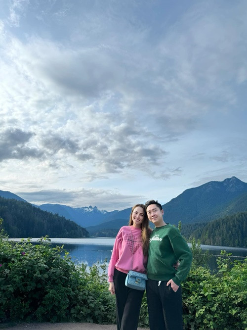 "Với 1 người mới và hiền như bạn Mập thì tất cả chỉ trông mong được mọi người giúp đỡ cũng như tiếp thêm sức mạnh cho vai trò "trụ cột" mà bạn mới vừa đảm nhận. Bạn đã và đang làm rất tốt! Thế nên, David và Hương rất vui và cám ơn khi được mọi người yêu mến nhưng nếu có thể thì đừng dùng việc "đánh số", cô trải lòng.