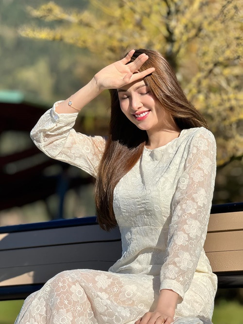 Cách đây không lâu, nàng hậu chia sẻ về chồng. Diễm Hương cho biết, cô mong mọi người không gọi David Liu là người chồng thứ ba của cô.