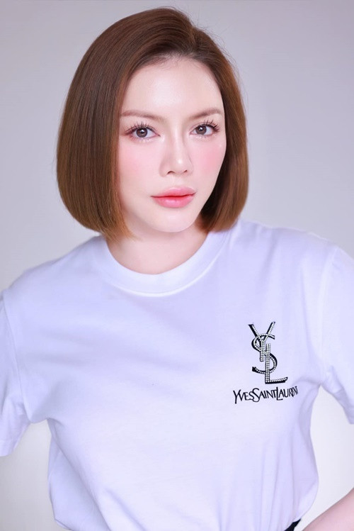 Phía Lý Nhã Kỳ đến nay không đưa ra bất kỳ thông tin nào về việc nữ diễn viên có tham gia Cannes năm nay hay không. Ảnh: FBNV.