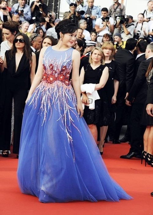 Ở các mùa Cannes trước, Lý Nhã Kỳ thường xuyên diện trang phục, phụ kiện tiền tỷ xuất hiện tại sự kiện. Ảnh: Khám Phá.