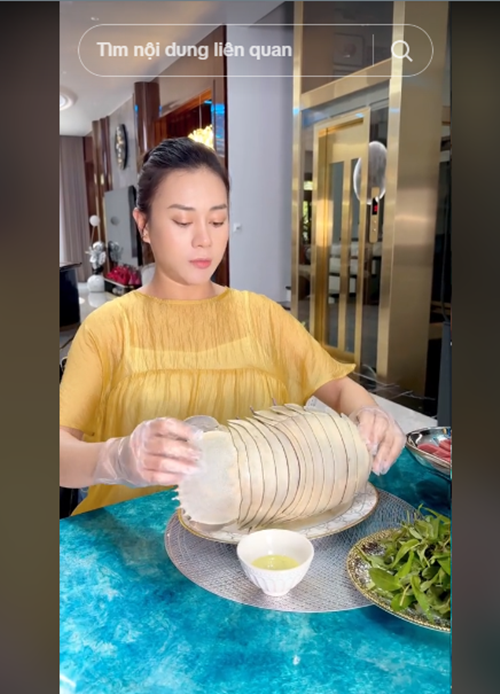 Phương Oanh tẩm bổ nhiều món ngon khi sắp sinh.